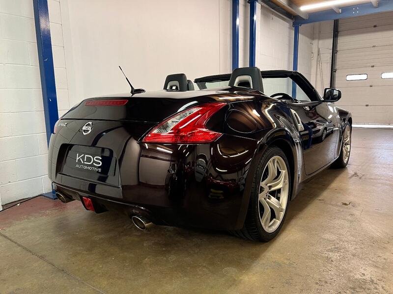 NISSAN 370Z