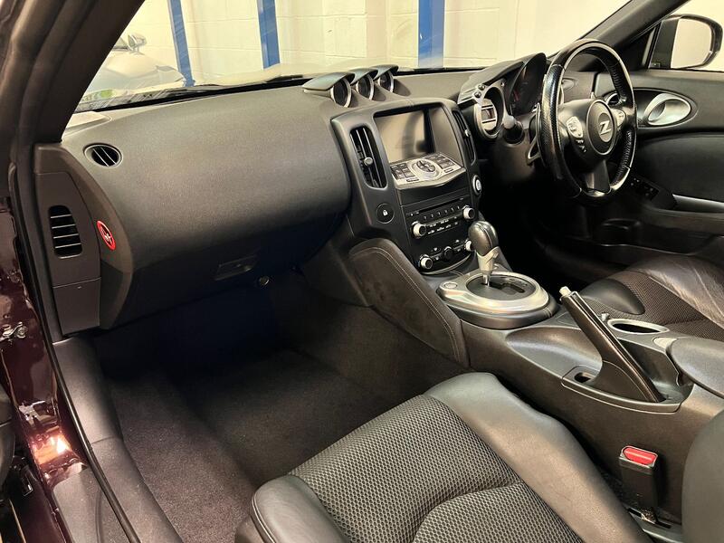 NISSAN 370Z