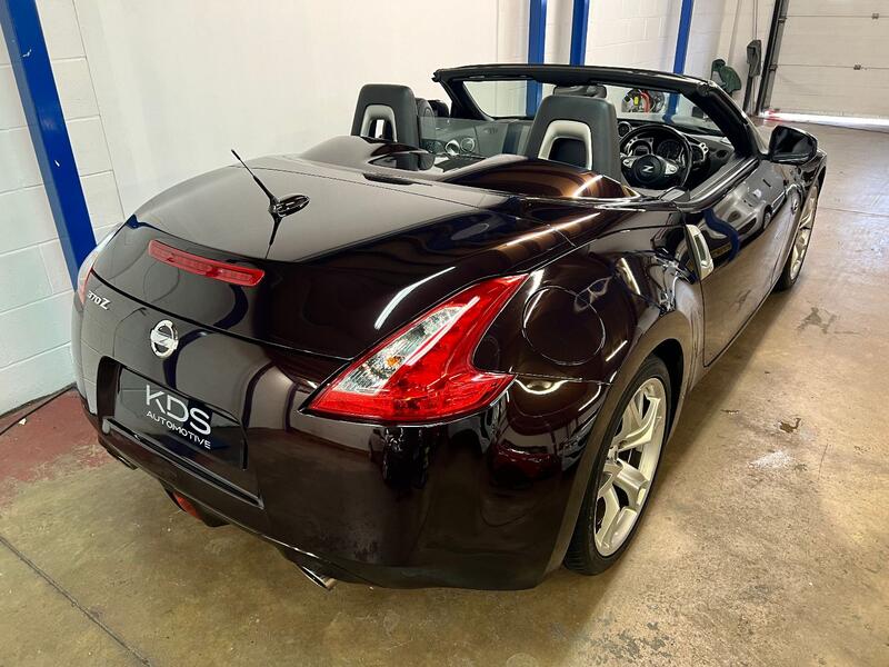 NISSAN 370Z