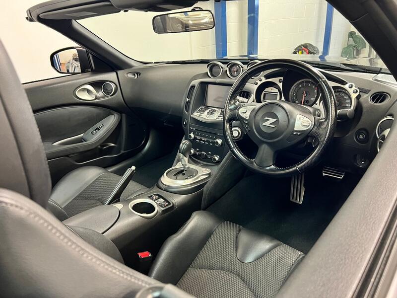 NISSAN 370Z