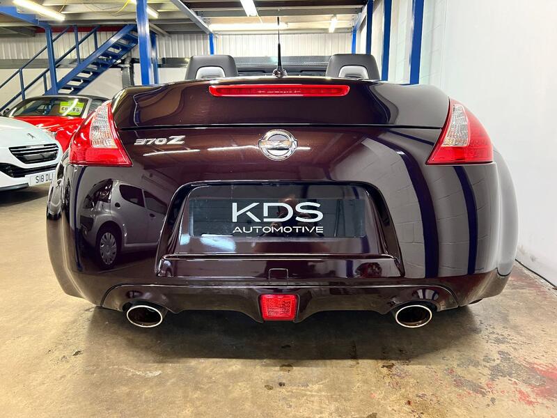 NISSAN 370Z