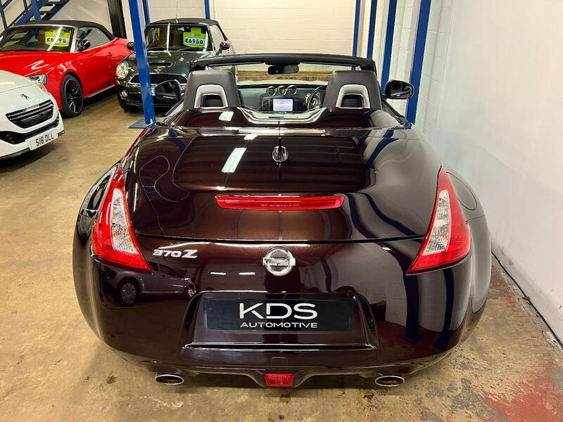 NISSAN 370Z