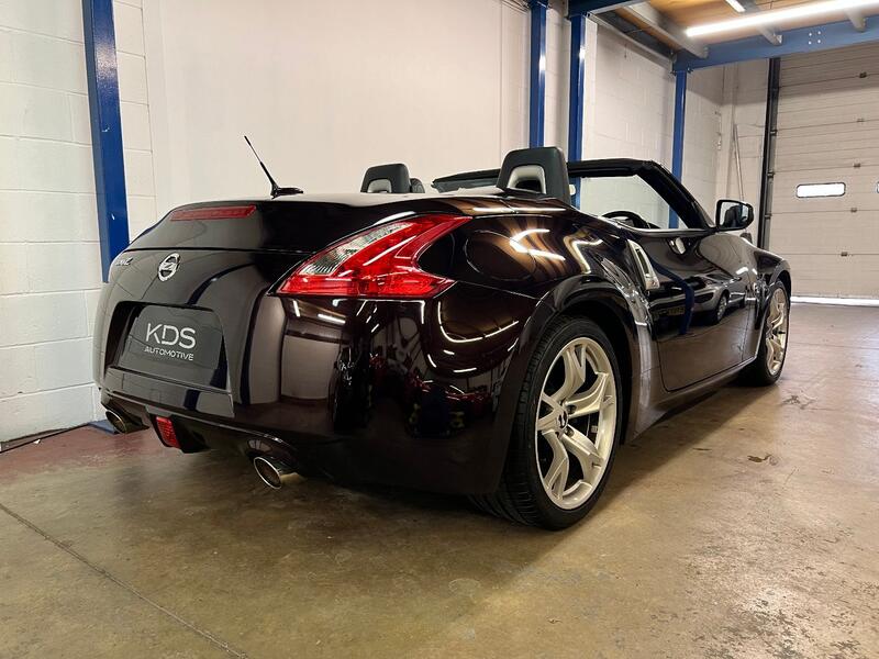 NISSAN 370Z