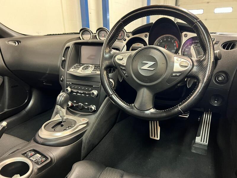 NISSAN 370Z