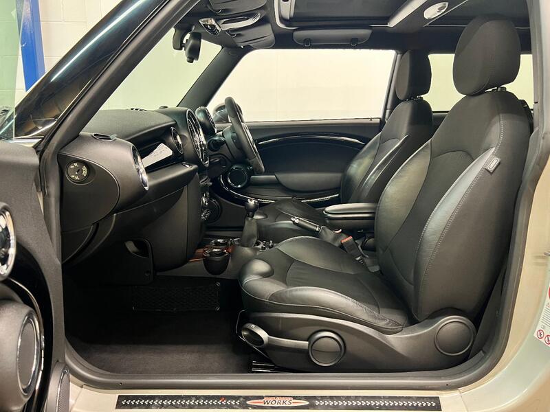 MINI HATCH