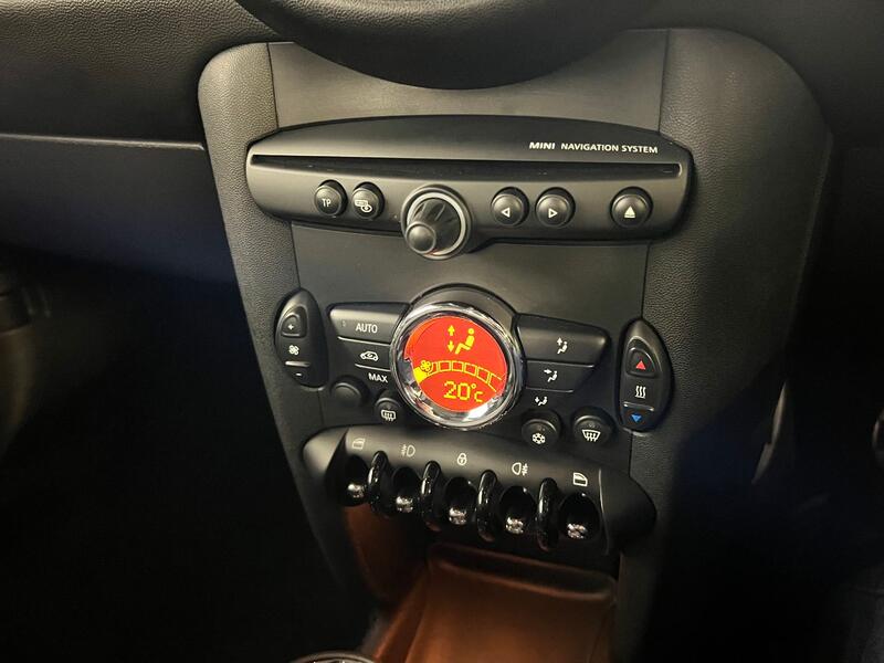 MINI HATCH