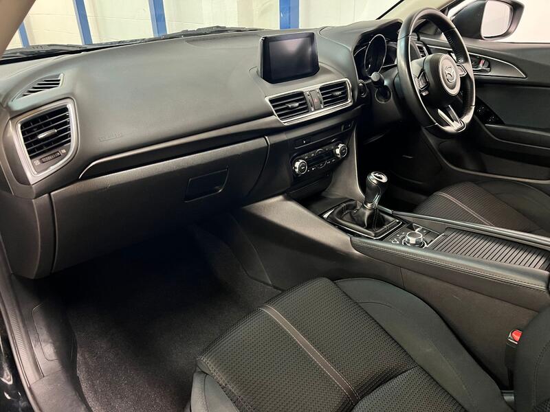 MAZDA MAZDA3