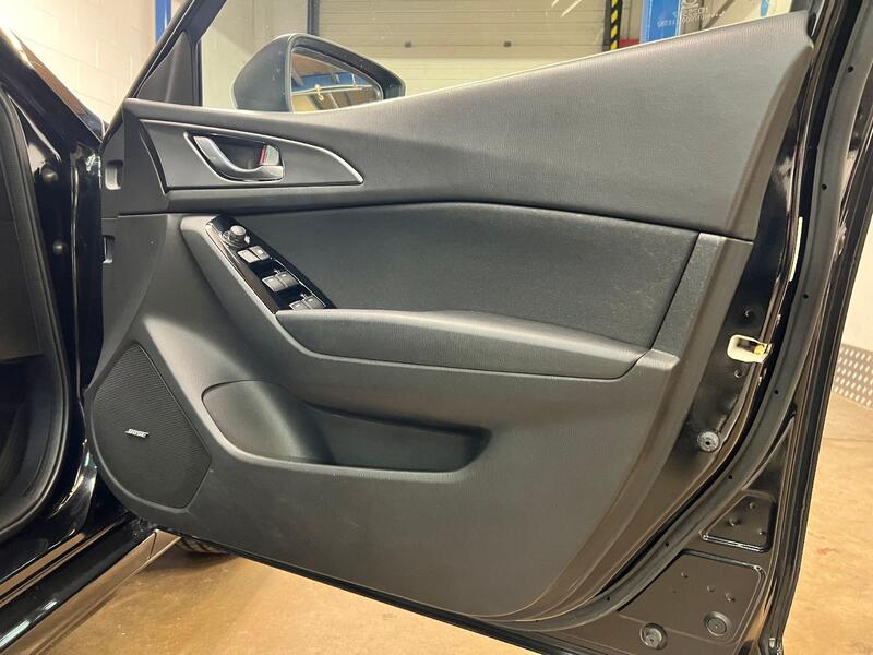 MAZDA MAZDA3