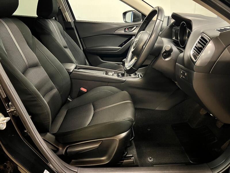 MAZDA MAZDA3