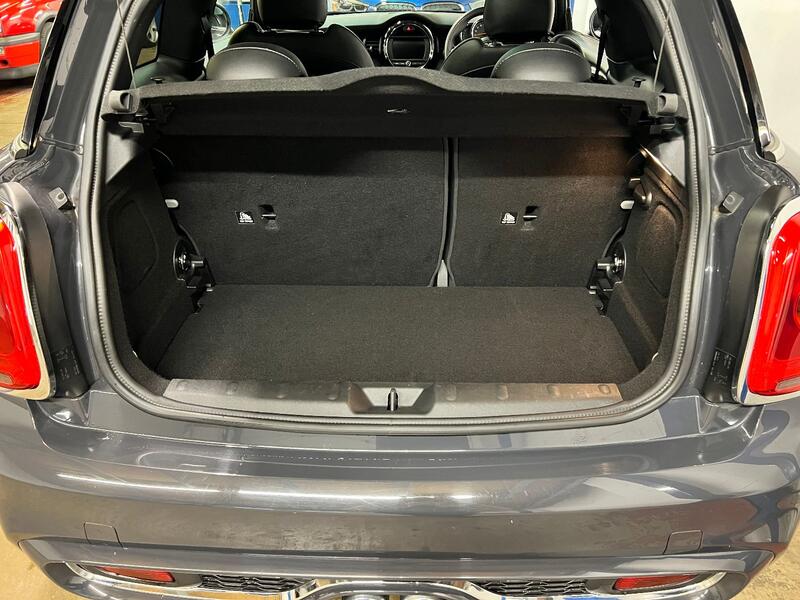 MINI HATCH