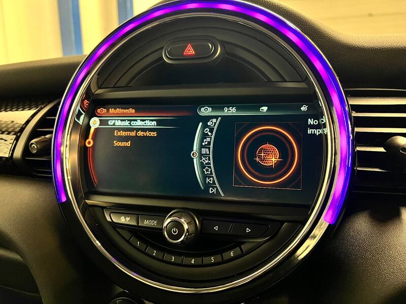 MINI HATCH