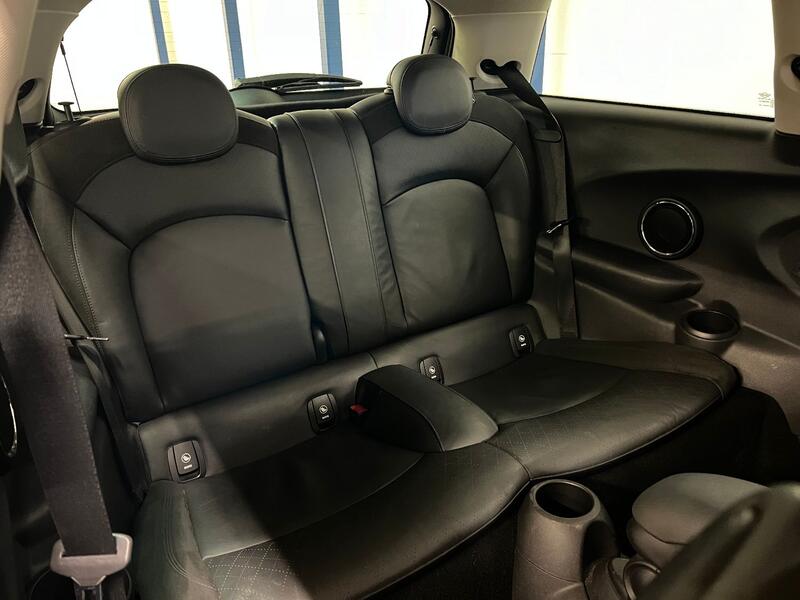 MINI HATCH