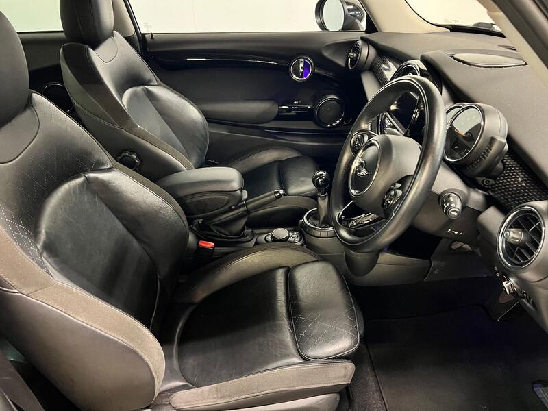 MINI HATCH