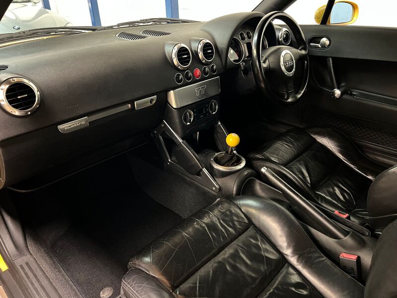 AUDI TT