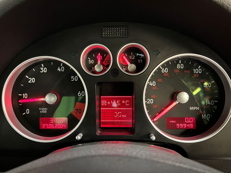 AUDI TT