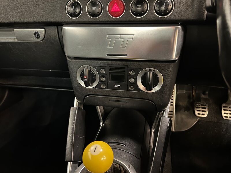 AUDI TT