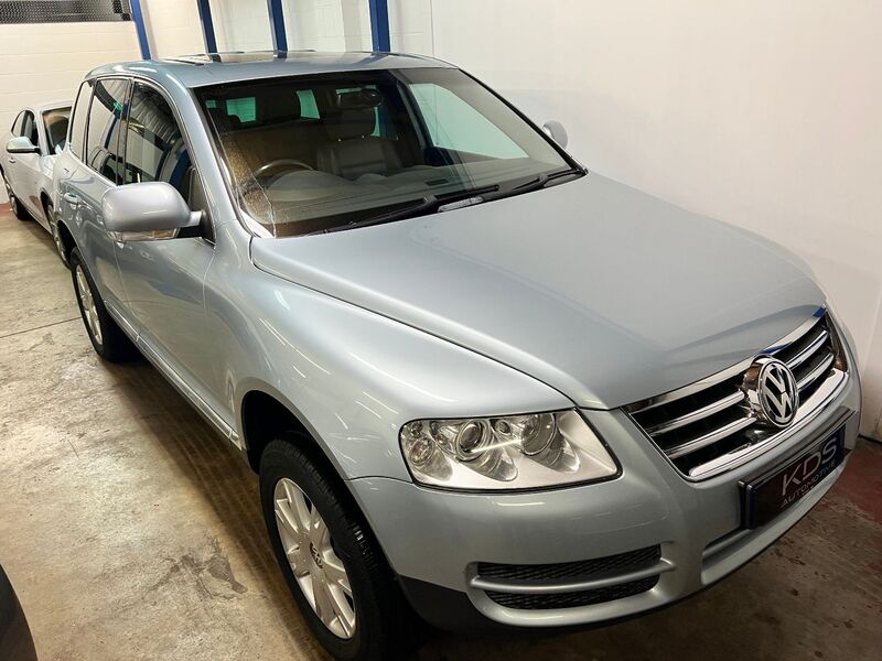 VOLKSWAGEN TOUAREG