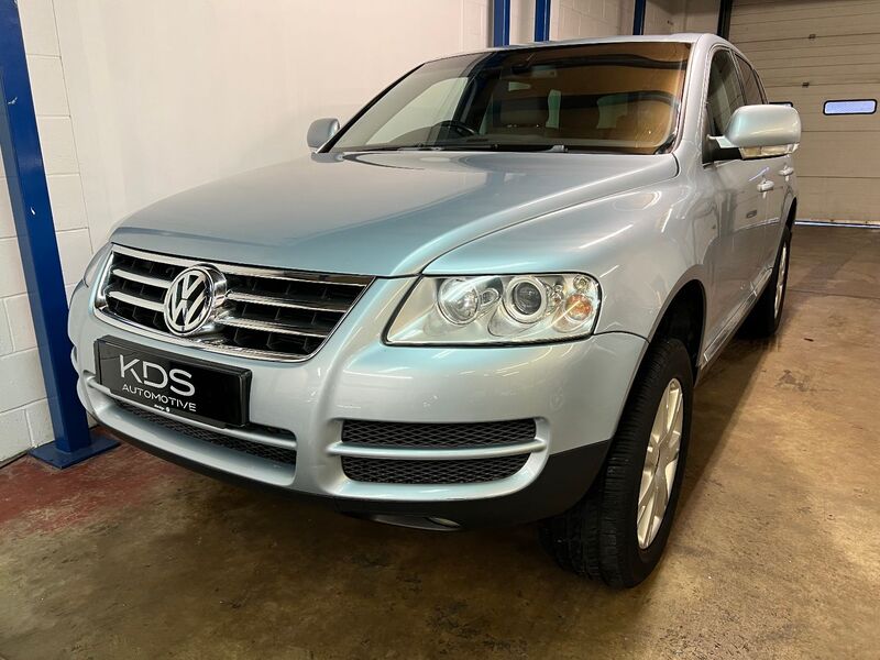 VOLKSWAGEN TOUAREG