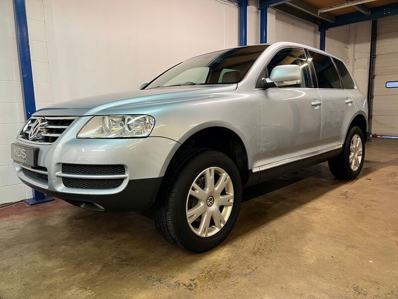VOLKSWAGEN TOUAREG