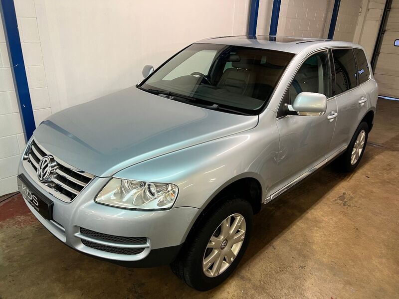 VOLKSWAGEN TOUAREG