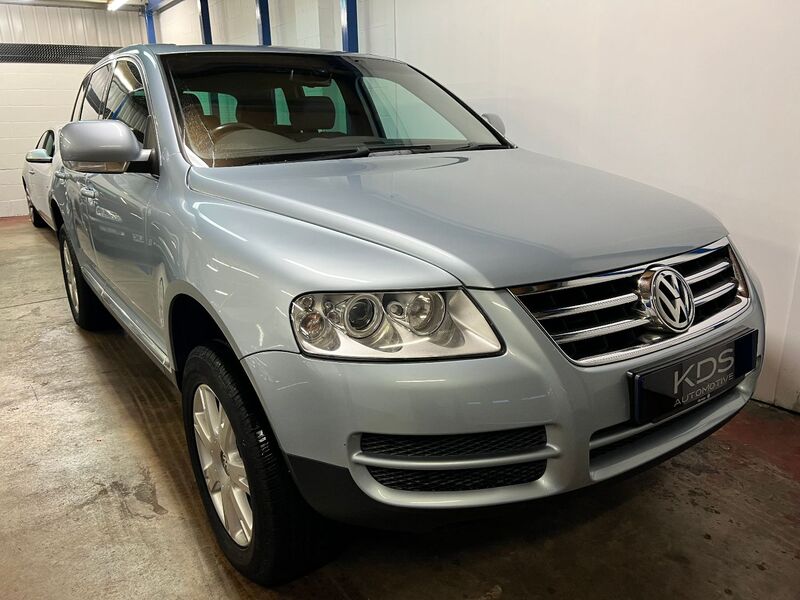 VOLKSWAGEN TOUAREG