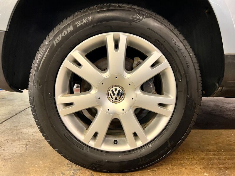 VOLKSWAGEN TOUAREG
